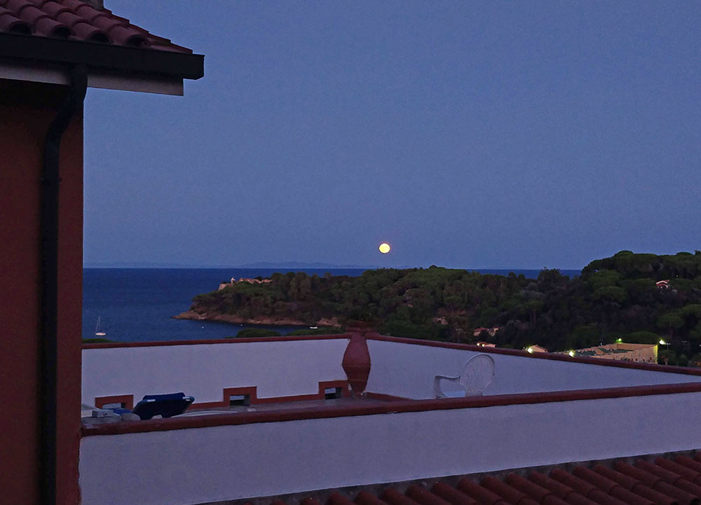 Luna che sorge dal mare Residence Elba